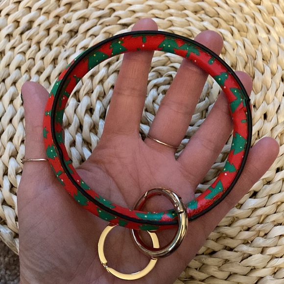 Christmas Tree Round Faux Leather Bangle Bracelet Keyring Keychain Wristlet - Picture 5 of 7